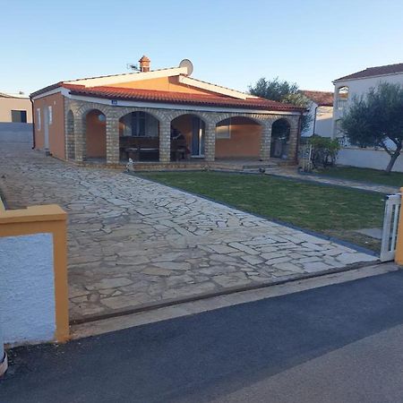 Studio Apartman I Mali Apartman Вир Екстериор снимка