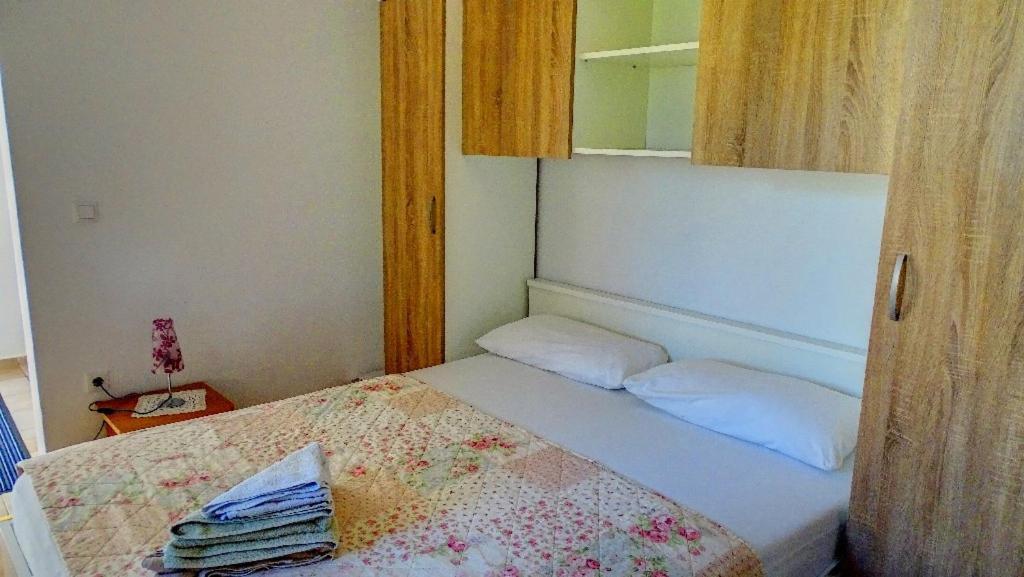 Studio Apartman I Mali Apartman Вир Екстериор снимка