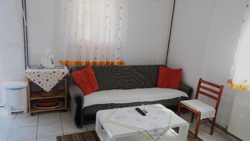 Studio Apartman I Mali Apartman Вир Екстериор снимка