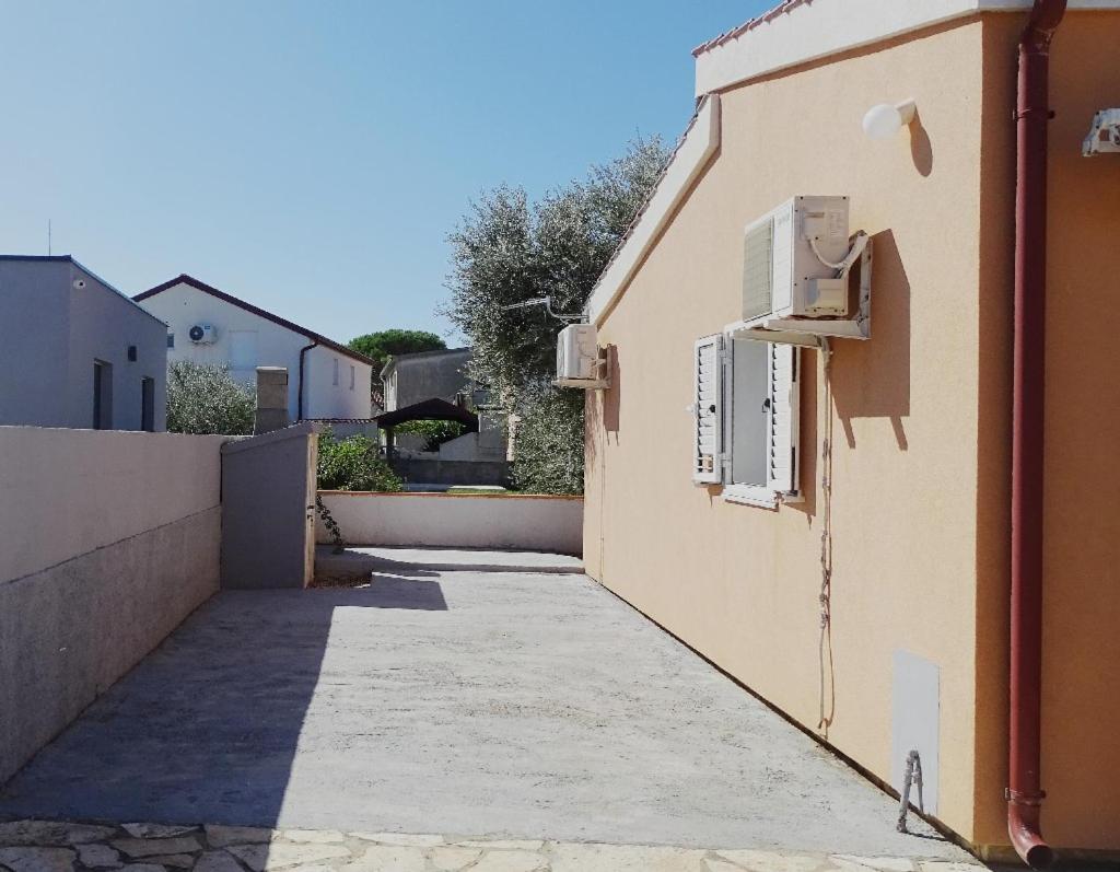 Studio Apartman I Mali Apartman Вир Екстериор снимка