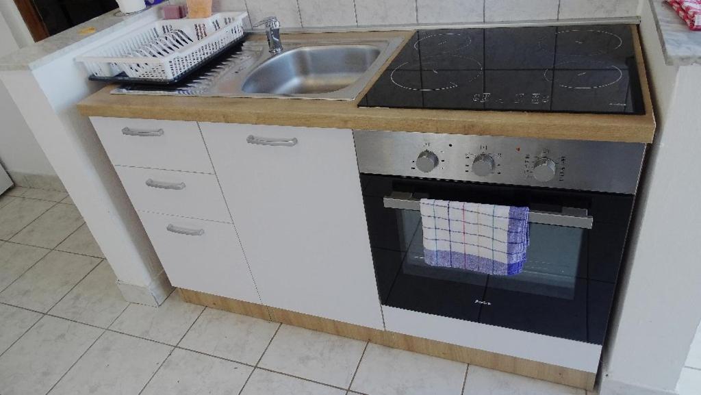 Studio Apartman I Mali Apartman Вир Екстериор снимка