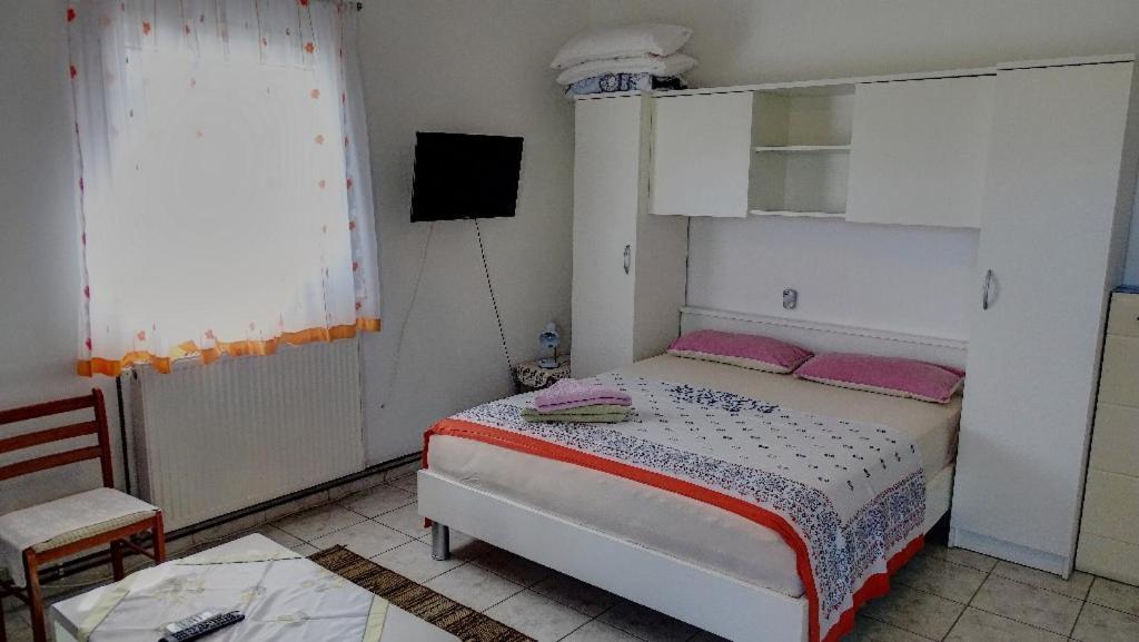 Studio Apartman I Mali Apartman Вир Екстериор снимка